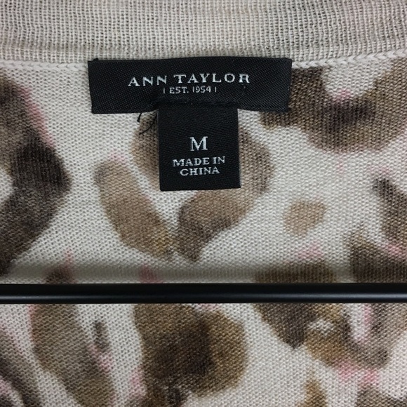 ANN TAYLOR Cardigan 100% Merino Wool Sweater Leopard Animal Print Size Medium - Picture 6 of 9